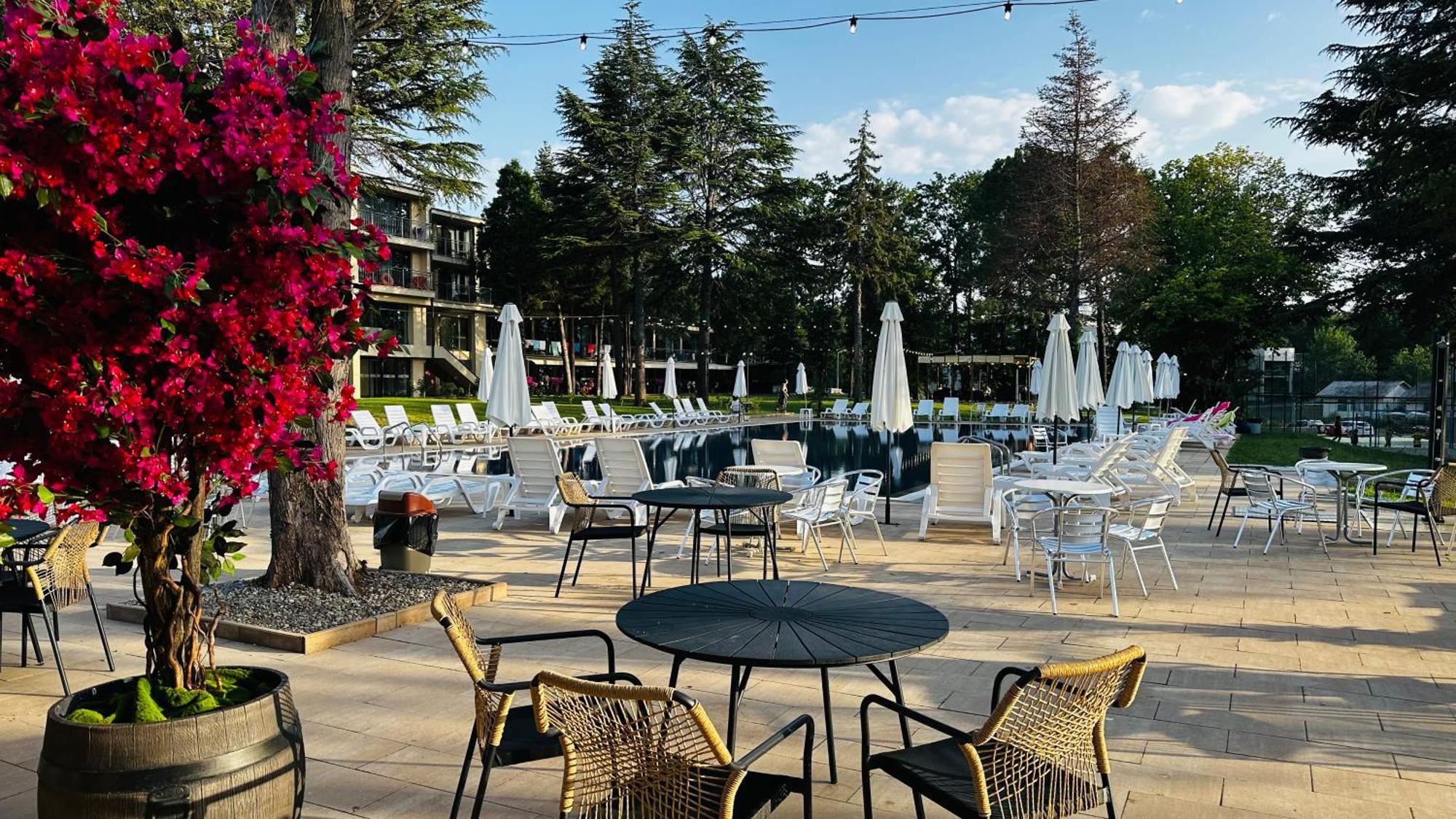 Queen Nelly Park Китен Экстерьер фото