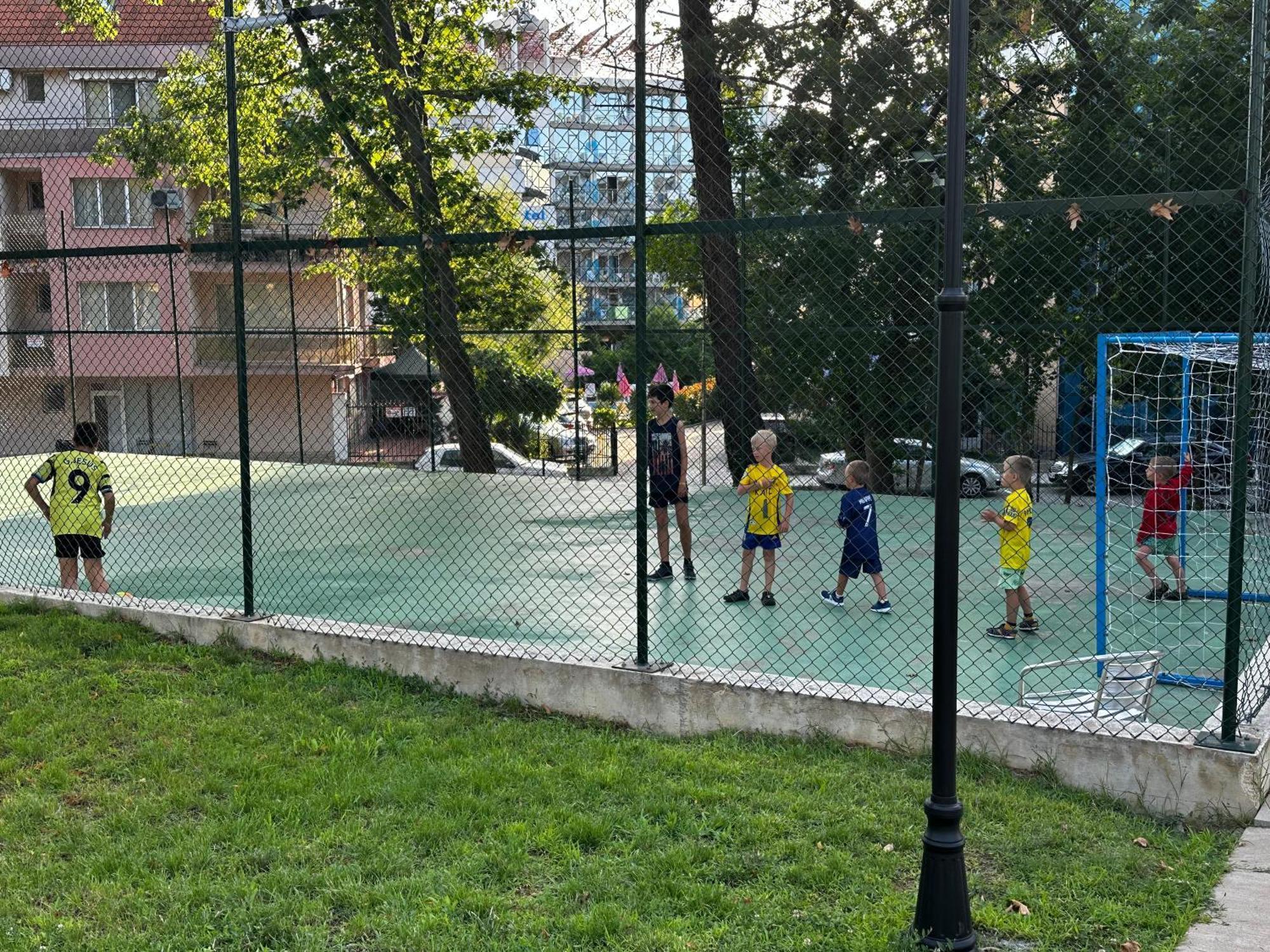 Queen Nelly Park Китен Экстерьер фото